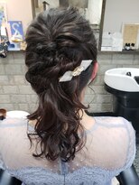 櫛の屋&nbsp;編み込みハーフポニーテール（elescondite  ゆっこ）