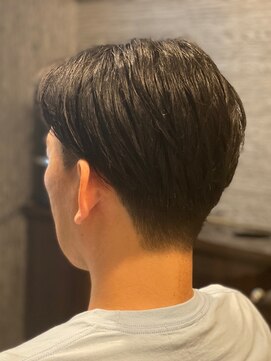 エグゼグティブクラブ 麻布十番(EXECUTIVE CLUB) センターパートスタイル
