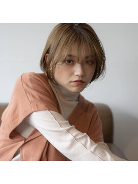 リタ(rita.) ショートボブ×顔周りパーマ