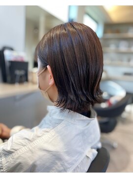 タビー(tabby) ツヤツヤ、外ハネショート