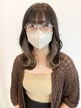 サクラ オモテサンドウ(SAKURA) ミディアムイヤリングカラーミルクティーベージュインナーカラー