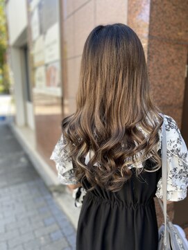 フツーロ 栄(FUTURO) プルエクステ