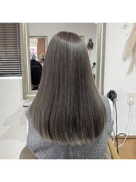 ヘアメイク アンフィ(amphi) 透け感グレージュ/ストレートver.