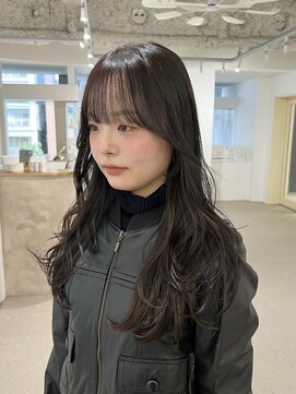 ノウハウ キョウト(KNOWHOW kyoto) 暗髪グレージュカラー/ふんわりレイヤーカットに合う前髪カット