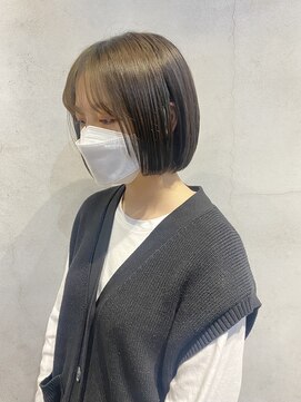 ミント(mint) くすみオリーブとミニボブ