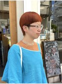 刈り上げマッシュショートとオレンジカラー