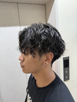 コワファーストナガサキシャンプーボーイ(COIFF1RST NAGASAKI SHAMPOO BOY) ツイストスパイラルパーマ　メンズサロン　マッシュカット　韓国