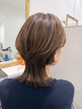 エマ(emma) 30代40代50代60代レイヤーカット　ミディアムショートレイヤー