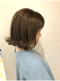 切りっぱなしボブ×ベージュ