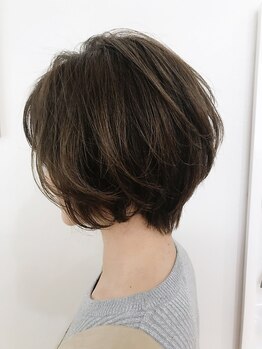 ラニカ ヘアーデザイン(Lanica hair design)の写真/ファッションカラーのような幅広い色味に対応◎グレイカラーと思わせないナチュラルなスタイルが楽しめる◇