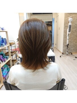 ラルリーブル(Lall Libre) ミディアムレイヤースタイル