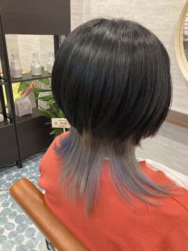 ムック 葛西(MUCCU) 前下がりクラゲヘア