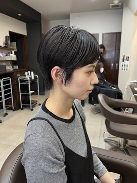 リリ(Liri material care salon by JAPAN) フォルムが綺麗なショートレイヤー