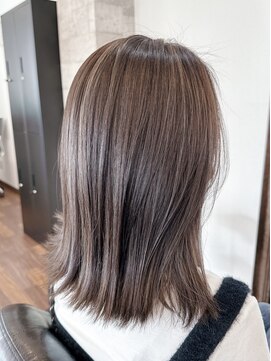 ダイムヘアー(Dime hair) ナチュラルロング×アッシュカラー