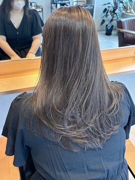 イェル(ELL.) スウィングレイヤー大人かわいい透明感ベージュ