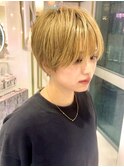 【MONA】コンパクトショート/小顔ショート/キャメルベージュ