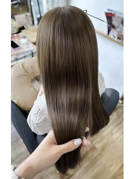 アリスバイアフロート 自由が丘(ALICe by AFLOAT) * くすみベージュ / レイヤー / お顔周り