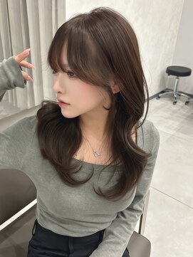 20代30代顔まわりカットで小顔に