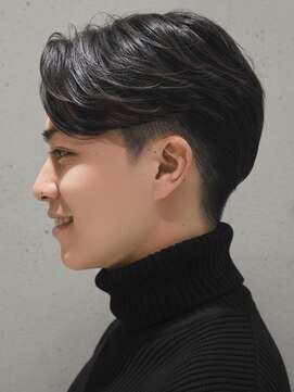 トゥルートラスト オムオム 甲府和戸(True Trust HOMME HOMME) メンズ 爽やかツーブロックショート センターパート