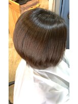 ボクノ(bokuno)&nbsp;艶ストレートで自然なショートスタイル