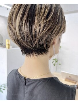 ヨコ 元住吉(yoco) ショートボブ