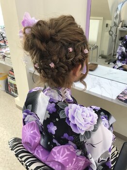 ヘアウェイ(HAIR WAY)の写真/【結婚式、お祭りetc...に◎】人とかぶらないセットならココ！編込みやエクステをプラスして特別な１日に♪