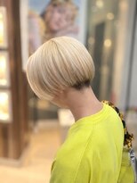 デコラ DECOR&nbsp;ホワイトブロンド×刈り上げマッシュ