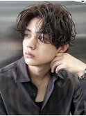 毛流れヘア金髪ナチュラルセンターパートツーブロック