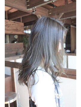 ピースリーヘア バイ カーサ(peathree.hair by CASA) シアー×ブルージュ