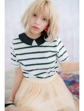 ミック ヘアアンドビューティー 大山店(miq  Hair&Beauty) 金髪ハイトーンカラーｘゆるふわミディで大人かわいい♪a1