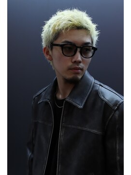 ツーエイチ 新宿(2H) 新宿/金髪ショート/新宿駅/新宿理容室/新宿スパイキーショート