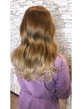 ルイス(L'wis) ブリーチ履歴をいかして!Dollyヘアグラデーション【L'wis乙津】