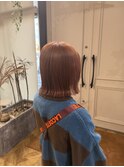 ピンクベージュ