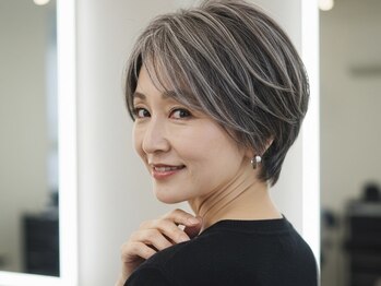 アカンサス バイ ミリー 高槻店(acanthus by milly)の写真/【高槻駅2分】気になる白髪も『白髪ぼかしハイライト』でおしゃれに変える♪白髪も馴染んで自然な仕上がり
