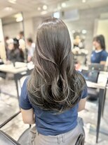 アクション 心斎橋店(ACTION)&nbsp;20代30代大人可愛いレイヤーカット　ブリーチ無しオリーブカラー