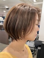 表参道大人ショートボブ顔周りレイヤーカットくびれショート40代