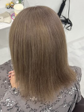 アールシリウス(R,SIRIUS) ブリーチ1回で出来るベージュ系カラー