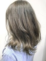 リアン(Lian) 【ミディアム】ローレイヤーのアッシュ