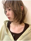 ナチュラルなハイトーンベージュ