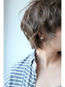 リブ(Live) HOGO水ハイ透明感カラー☆プラチナブルー＆パーマ３(久米川)