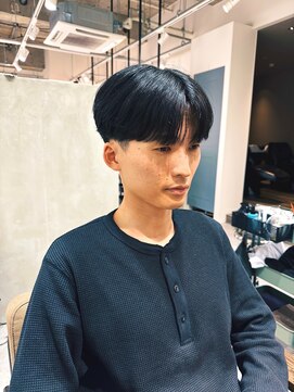 キュエム(Cuem) 【Cuem 菅原】メンズカットセンターパート短め刈り上げ色気質感