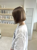 イロア(iroa) ミルクティーベージュと顎ラインのボブ♪