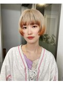 ベージュとオレンジのデザインカラーハイトーンミニボブ