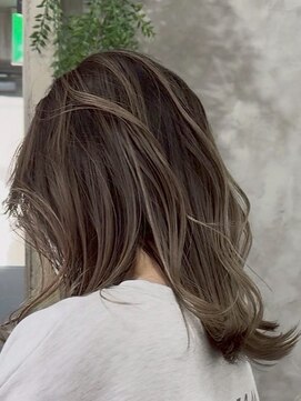 アポロ 横浜駅店(apollo) xバレイヤージュ/ホワイトグレージュ/レイヤーカット