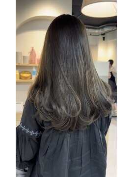 カラ フクオカ(Cara FUKUOKA) 【オリーブグレージュ&ロングレイヤー】《福岡透明感カラー》