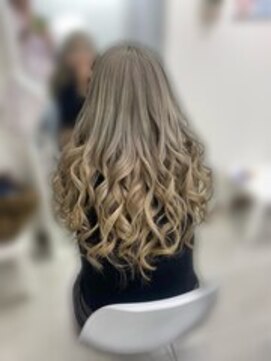 ホワイト 東京新宿店(White) ミックス巻きおろし