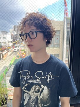 ビハインドザカーテン(BEHIND THE CURTAIN) マッシュウルフ×レイヤー×無造作パーマ×スパイラルパーマ