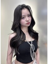 リリー(Lilley)&nbsp;暗髪カラーとレイヤーカットで上品な韓国style☆