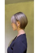 クロワ ドゥ(croix deux)&nbsp;【ブリーチ】ショートボブ×シルバーカラー