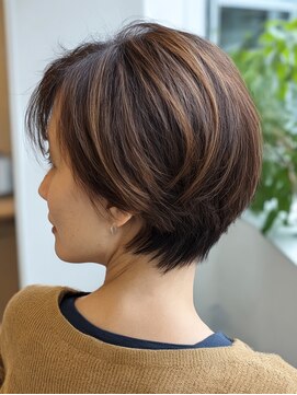 ショートボブ　ハイライト　白髪ぼかし【TELA HAIR守谷店】
